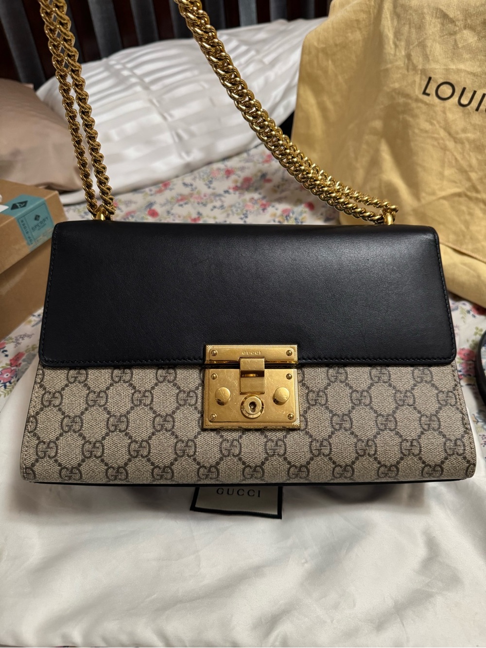 Gucci GG Medium Padlock Supreme shoulder bag